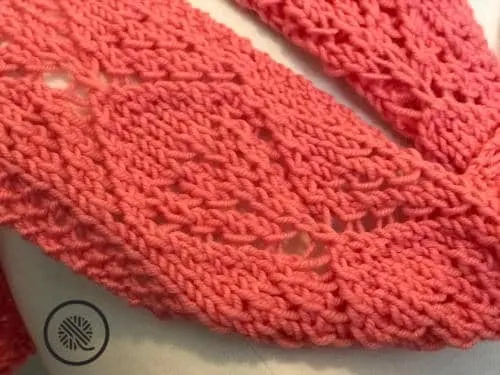 Loom Knit Quick Lace Scarf Close up image
